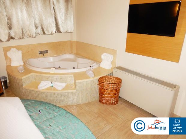 Poze Alexandra Golden Boutique 11