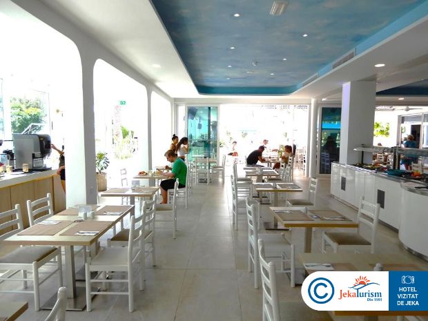 Poze Anonymous Beach 6