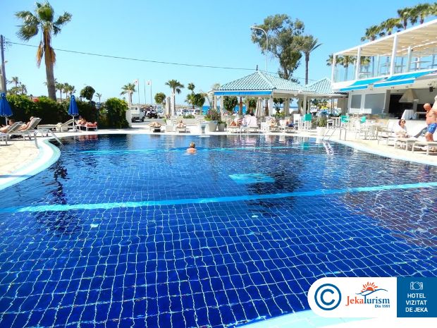 Poze Anonymous Beach 7