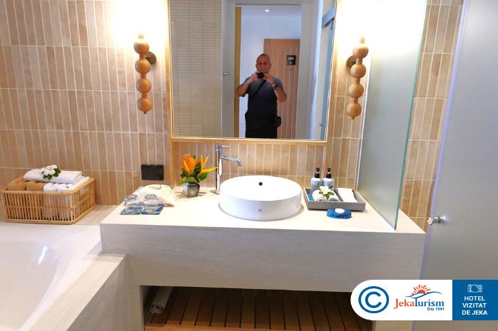 Poze Apsara Beachfront Resort & Villa 13