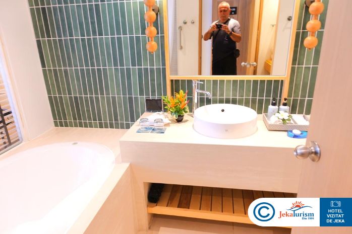 Poze Apsara Beachfront Resort & Villa 9