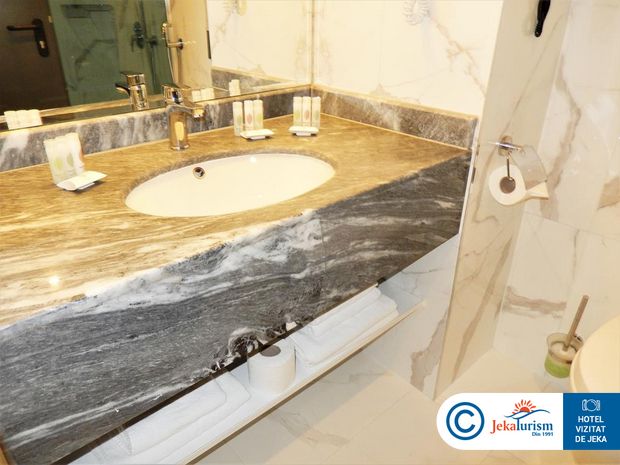 Poze Best Western Plus Premium Inn 11