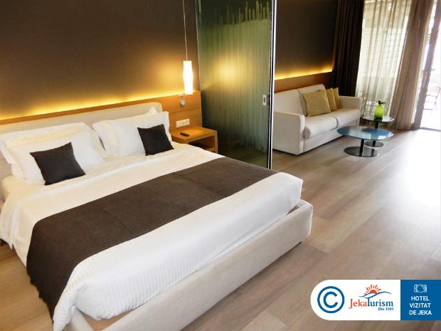 Poze Blue Dolphin 10