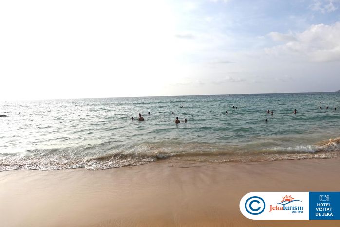 Poze Beyond Resort Karon 13