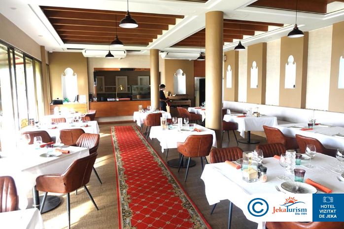 Poze Beyond Resort Karon 6