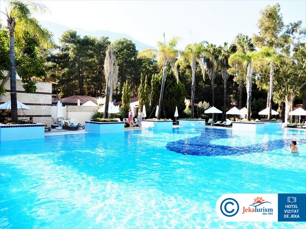 Poze Champion Holiday Village 13