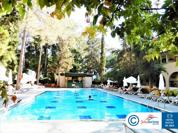 Poze Champion Holiday Village 14