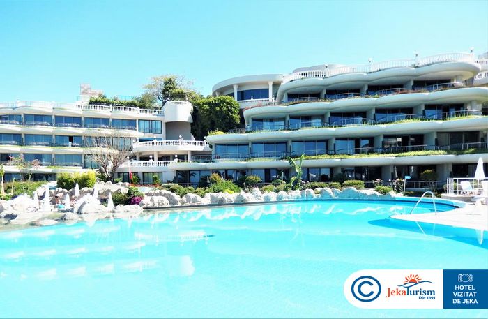 Poze Sunrise Queen Resort Side