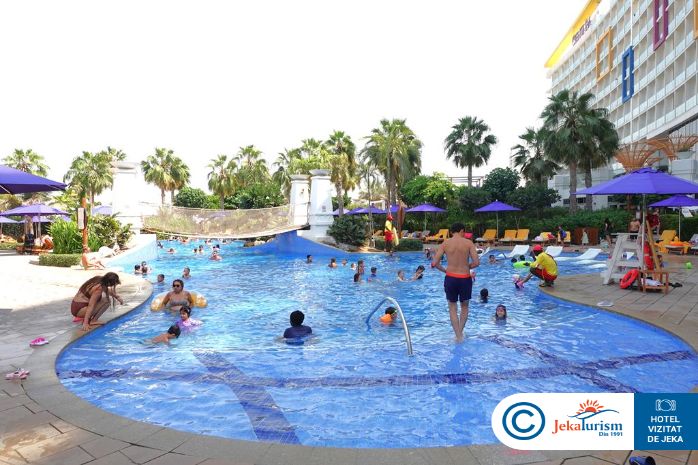 Poze Centara Mirage Beach Resort 11