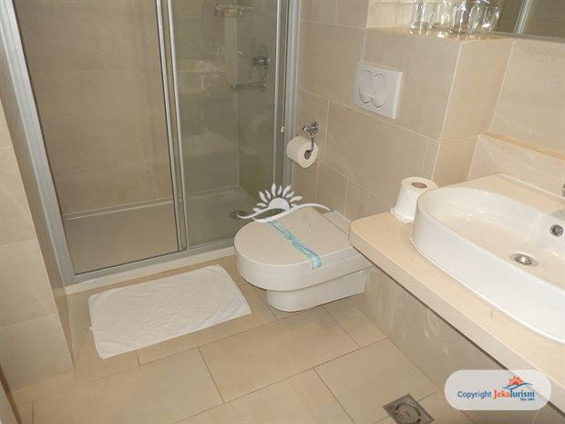 Poze Carine Delfin 8