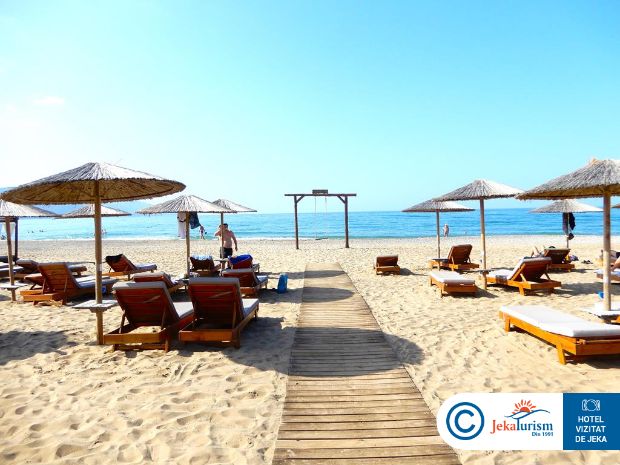 Poze Delfina Tropic Beach 14