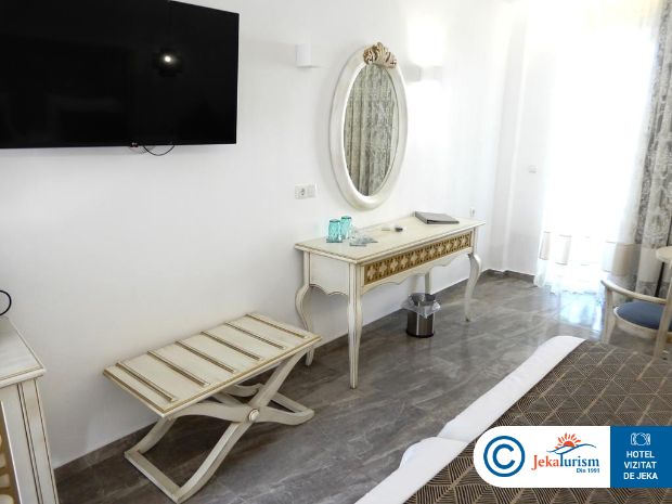 Poze Delfina Tropic Beach 6