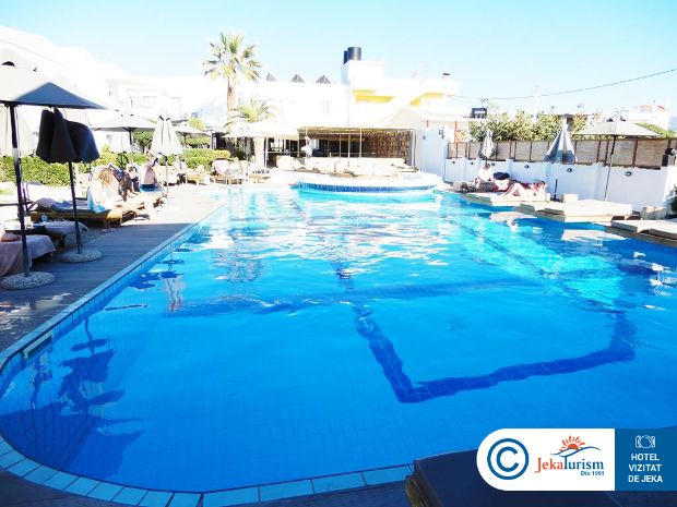 Poze Enorme Maya Beach 8