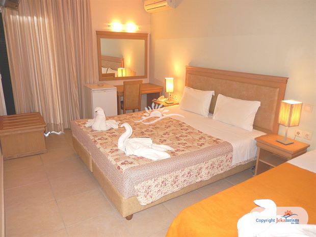 Poze Glyfada Beach 8