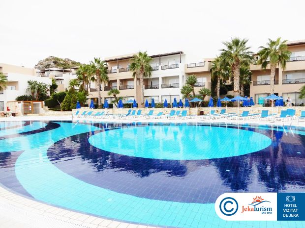 Poze Grand Holiday Resort 13