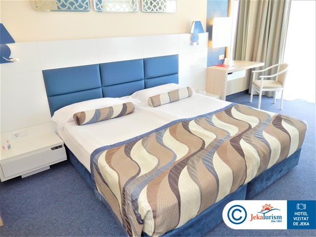 Poze Grifid Arabella Bulgaria