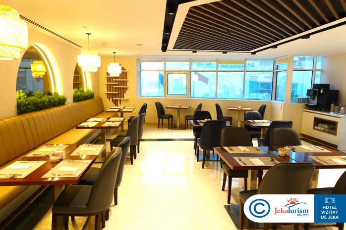 Poze Golden Tulip Media 17