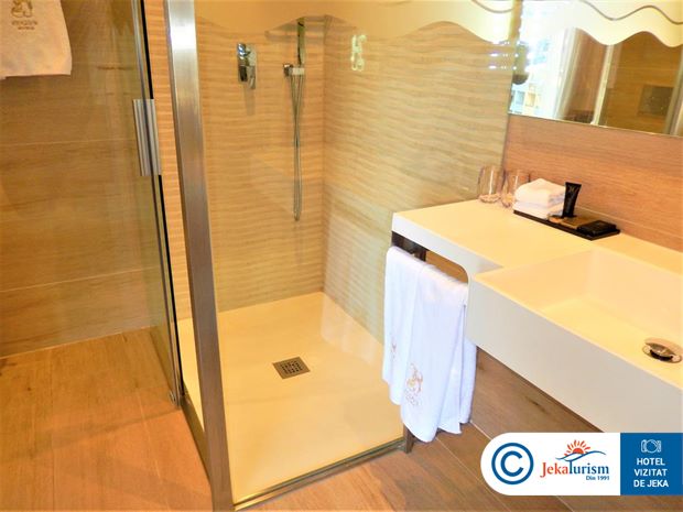 Poze Hugo‘S Boutique 8