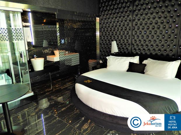 Poze Hugo‘S Boutique 9