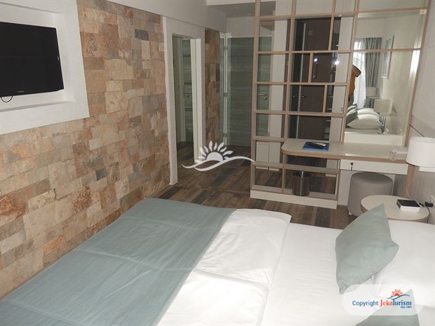 Poze Hotel Castellastva Petrovac