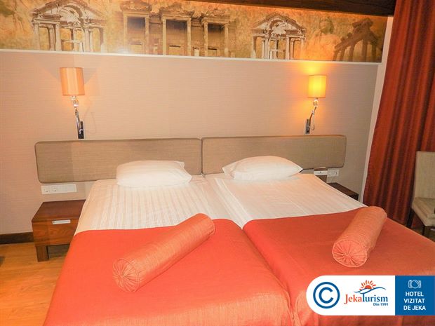 Poze Hotel Commodore Elite Suites & Spa Side