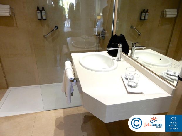 Poze Hotel Las Arenas Affiliated By Melia Costa Del Sol Spania