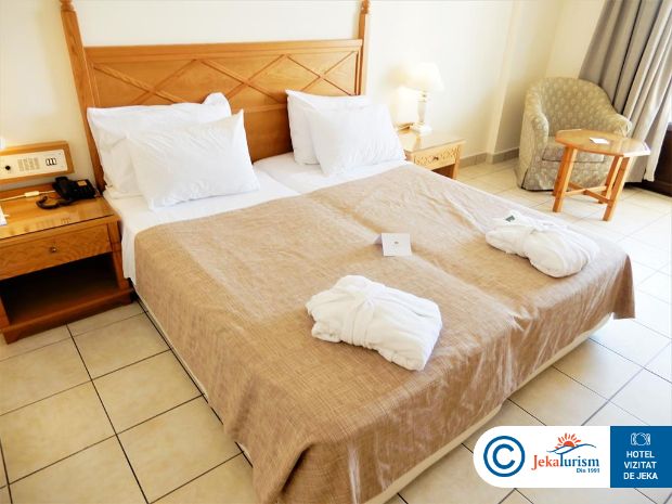 Poze Hotel Mitsis Petit Palais Beach