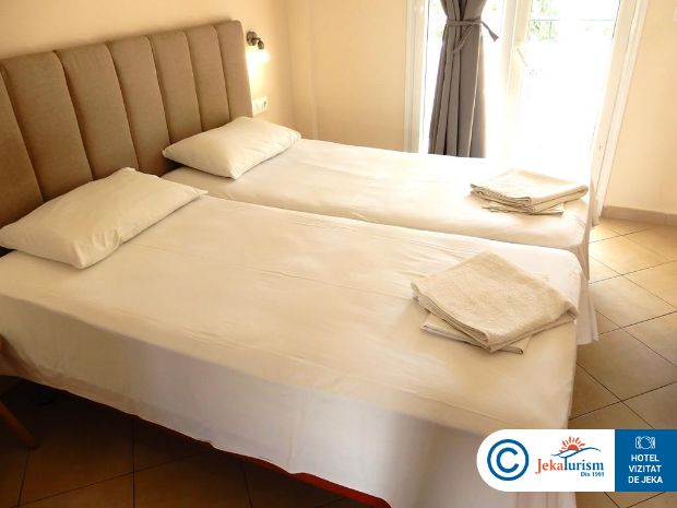 Poze Hotel Oasis Beach Club