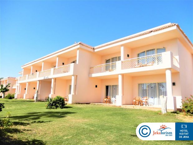 Poze Hotel Parrotel Beach