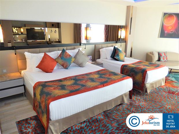 Poze Hotel Royal Seginus