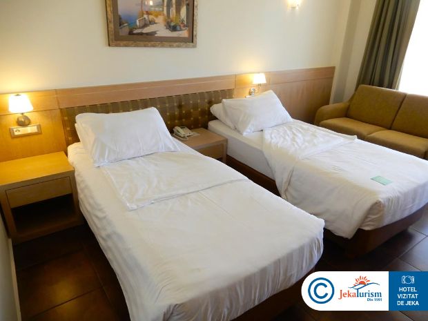 Poze Hotel Thalassa Beach