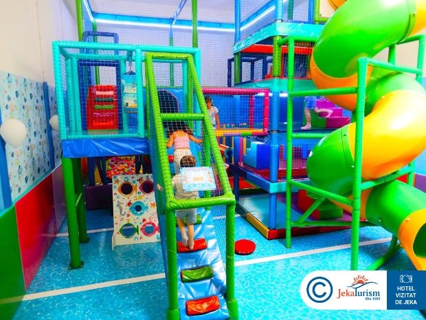 Poze Hovima La Pinta Beachfront Family 23