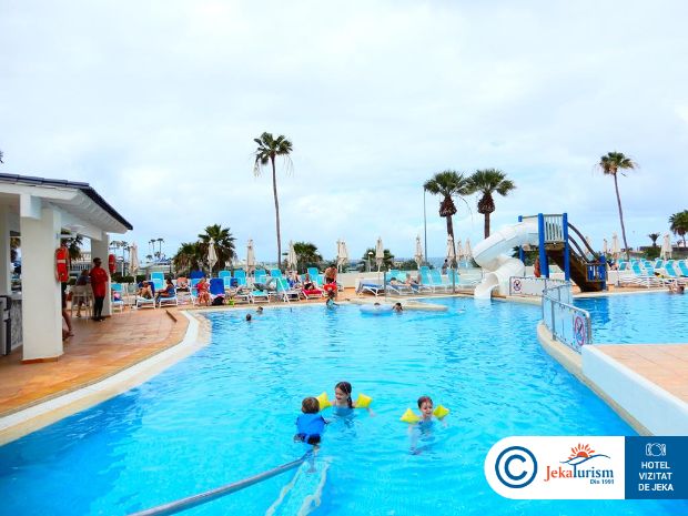 Poze Hovima La Pinta Beachfront Family 26