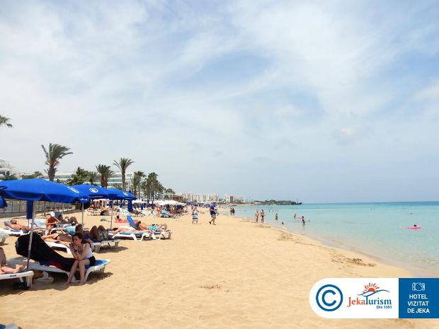 Poze Kokkinos Boutique 9