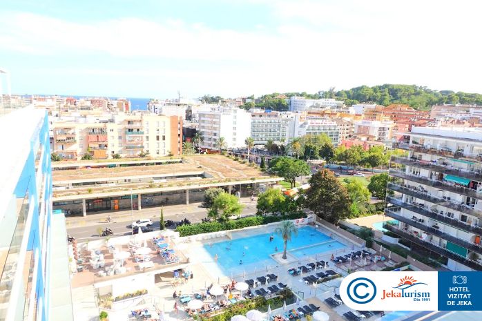 Poze L`Azure Hotel 10