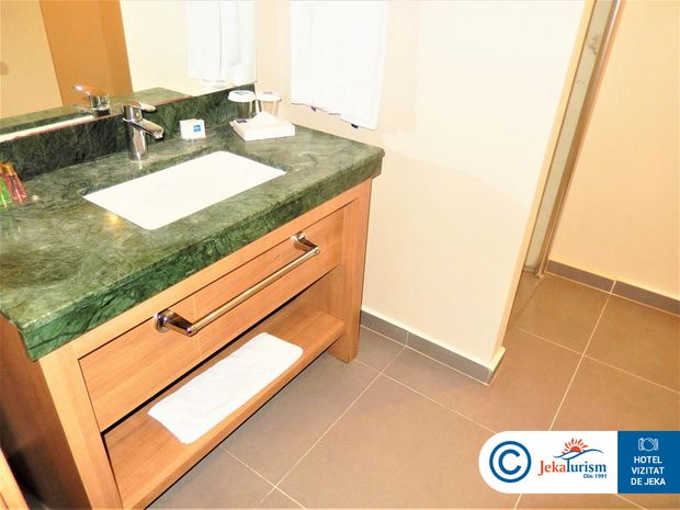 Poze La Blanche Island 7