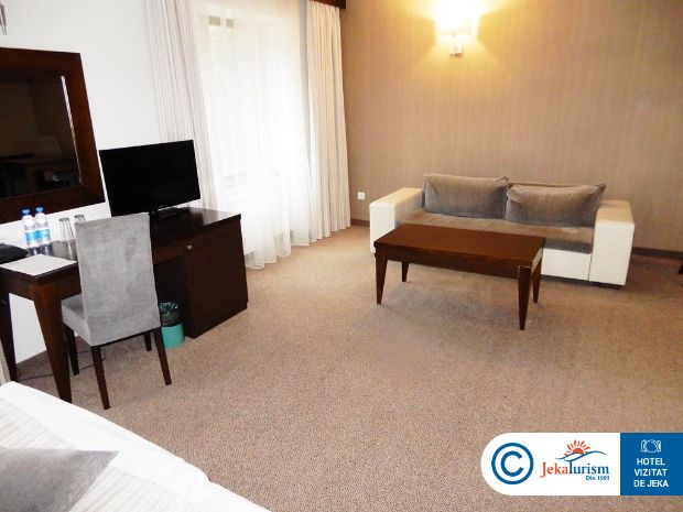 Poze Lion Borovets 9