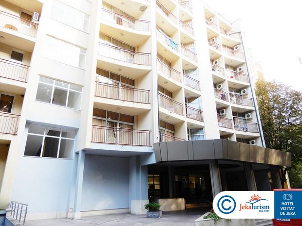 Poze Luna Nisipurile De Aur