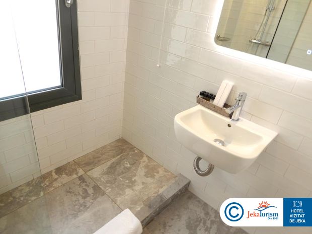 Poze Lena Mare Boutique 16