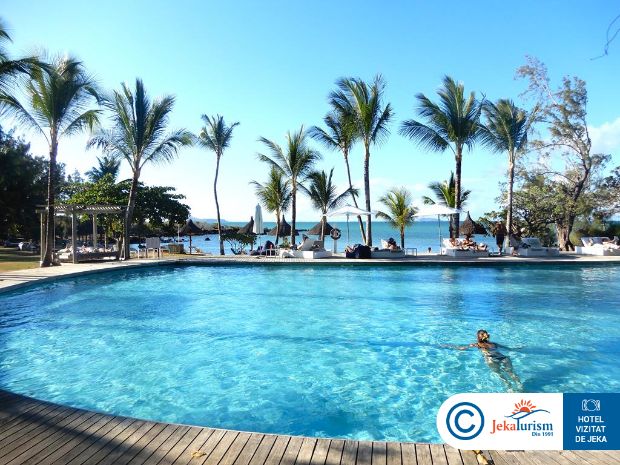 Poze Lux Grand Gaube Resort & Villas 13