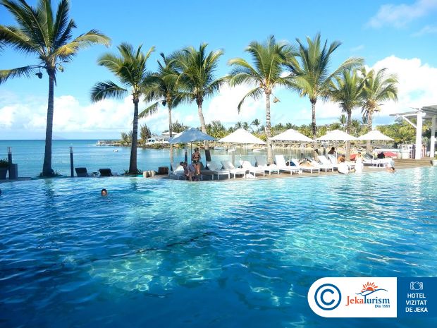 Poze Lux Grand Gaube Resort & Villas 14