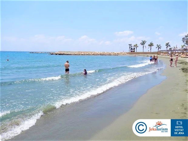 Poze Mediterranean Beach 15