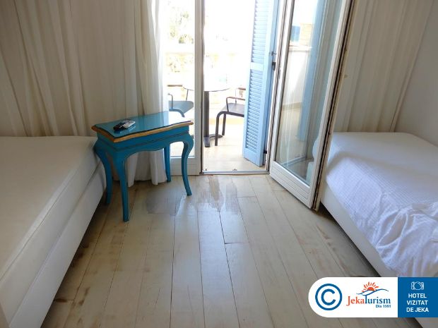 Poze Mitsis Selection Laguna 10