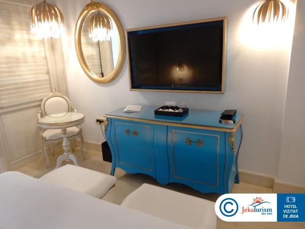 Poze Mitsis Selection Laguna 7