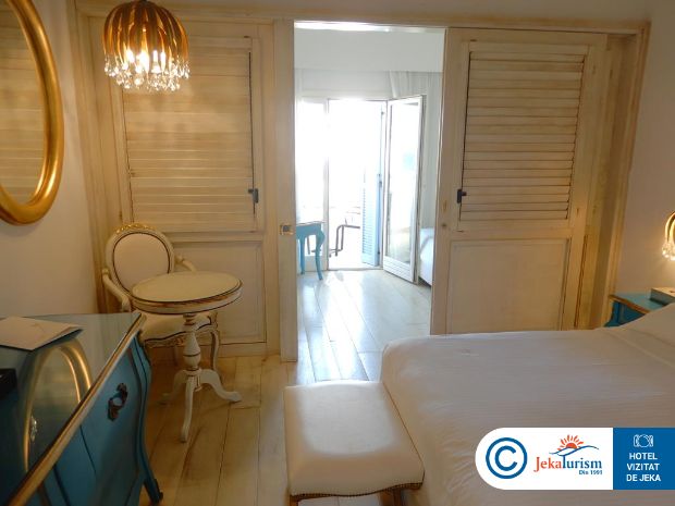 Poze Mitsis Selection Laguna 8