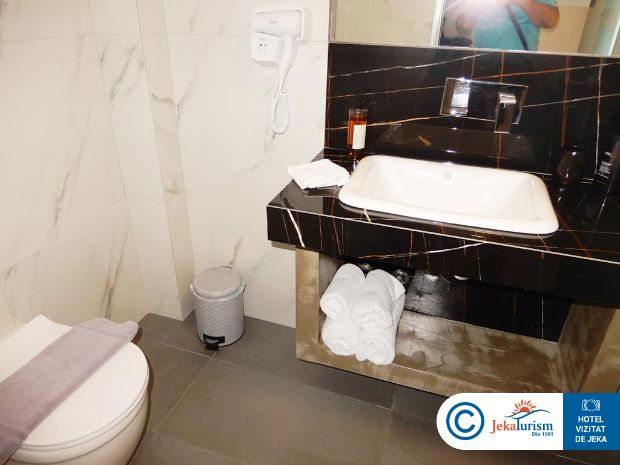 Poze Mr & Mrs K Lofts 6