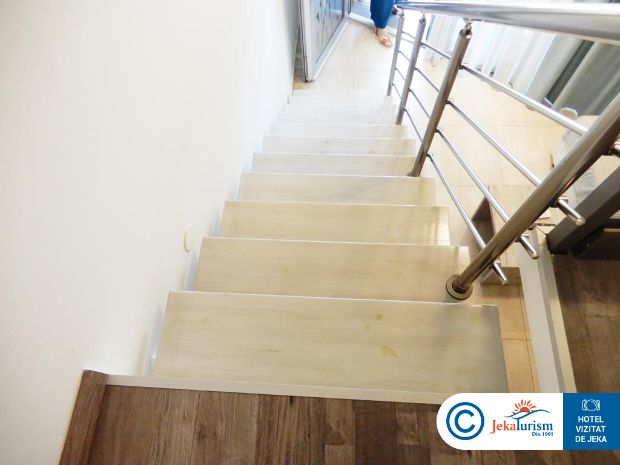 Poze Mr & Mrs K Lofts 8