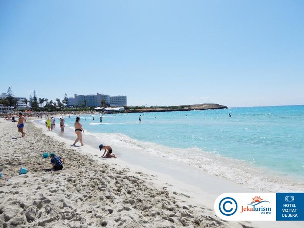 Poze Nissiana Hotel & Bungalows 24