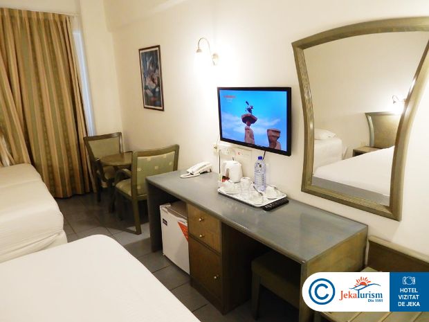 Poze Nissiana Hotel & Bungalows 9