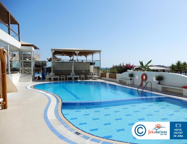 Poze Nostos Beach Boutique 9